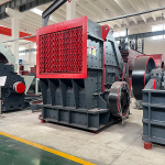 值得一看的是時(shí)產(chǎn)200噸環(huán)保反擊碎石機(jī)