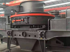 立式?jīng)_擊破碎機怎么樣？怎么解決出分粉高的問題？